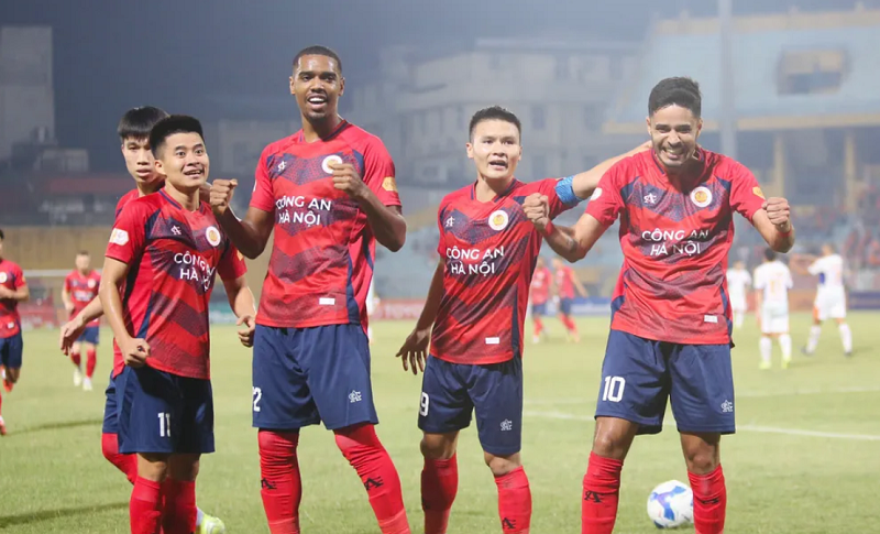 lan-song-cau-thu-nhap-tich-hua-hen-lam-nong-v-league-2025